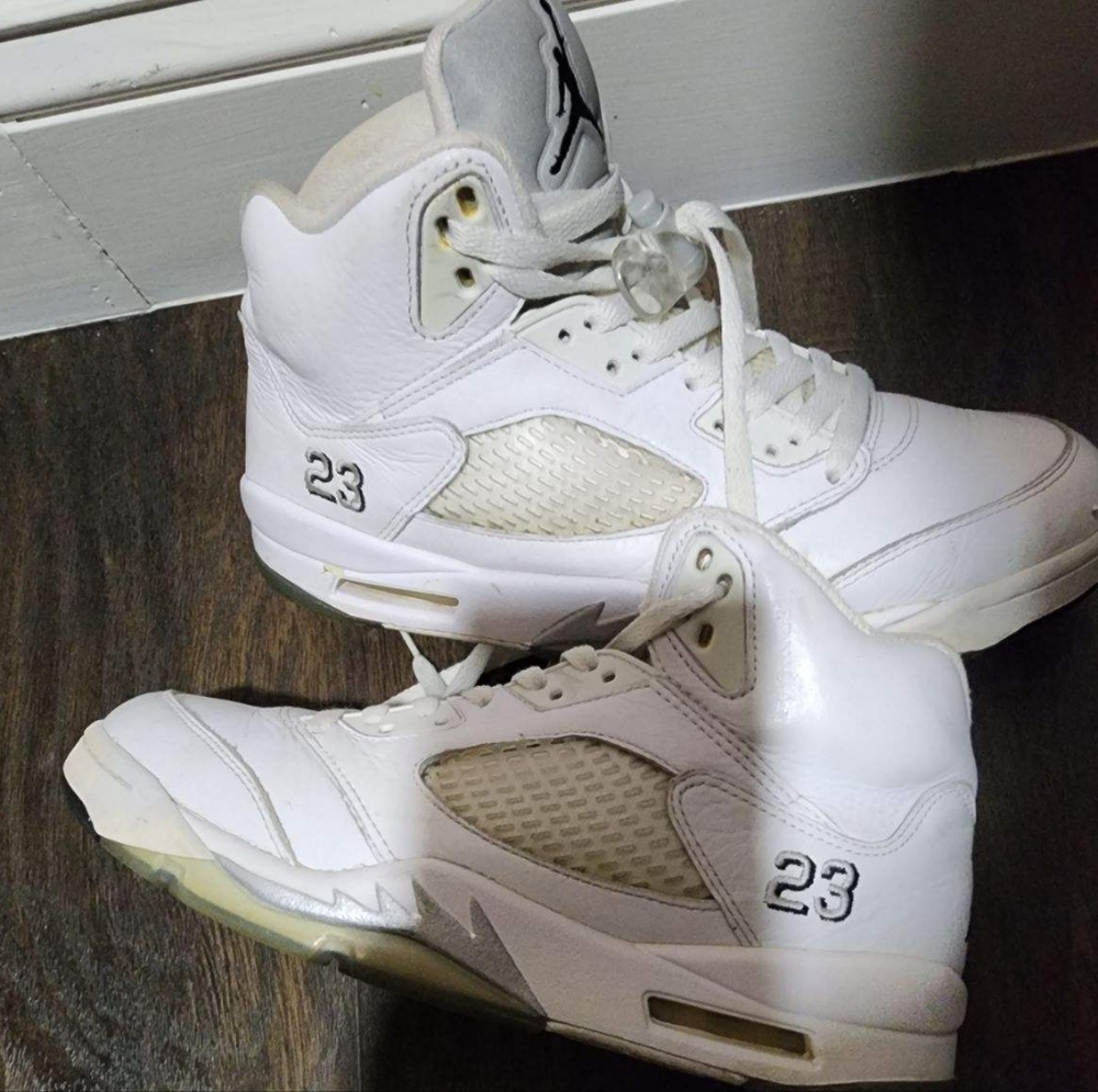 Jordan 5 White Metallic Size 8.5